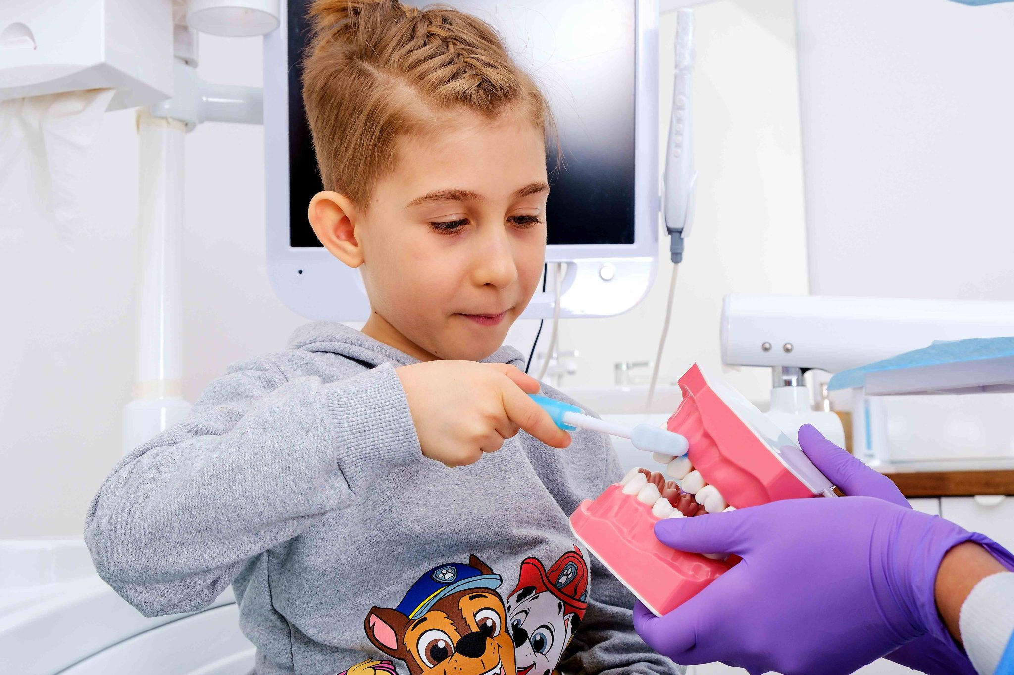 Sigilare dentară cu laser la copii